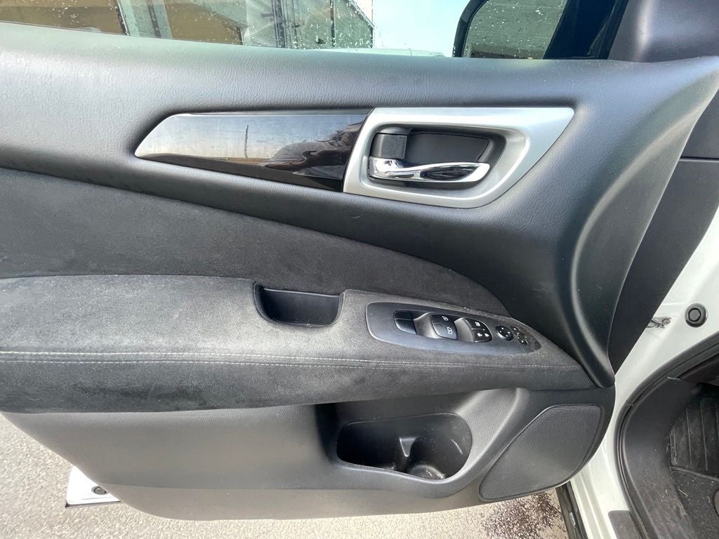 2016 Nissan Pathfinder SV