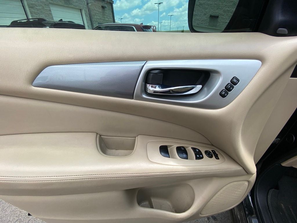 2018 Nissan Pathfinder SL