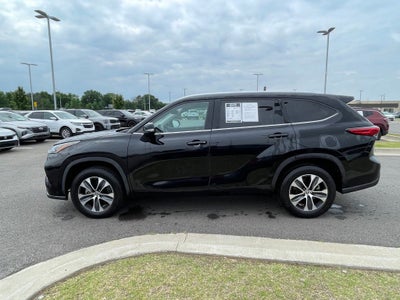 2020 Toyota Highlander XLE MOONROOF / HEATED SEATS