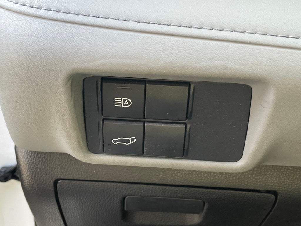 2021 Toyota Highlander XLE HEATED SEATS / POWER LIFTGATE