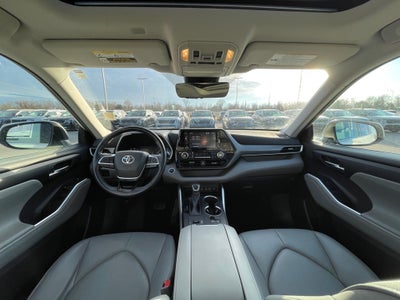 2021 Toyota Highlander XLE HEATED SEATS / POWER LIFTGATE