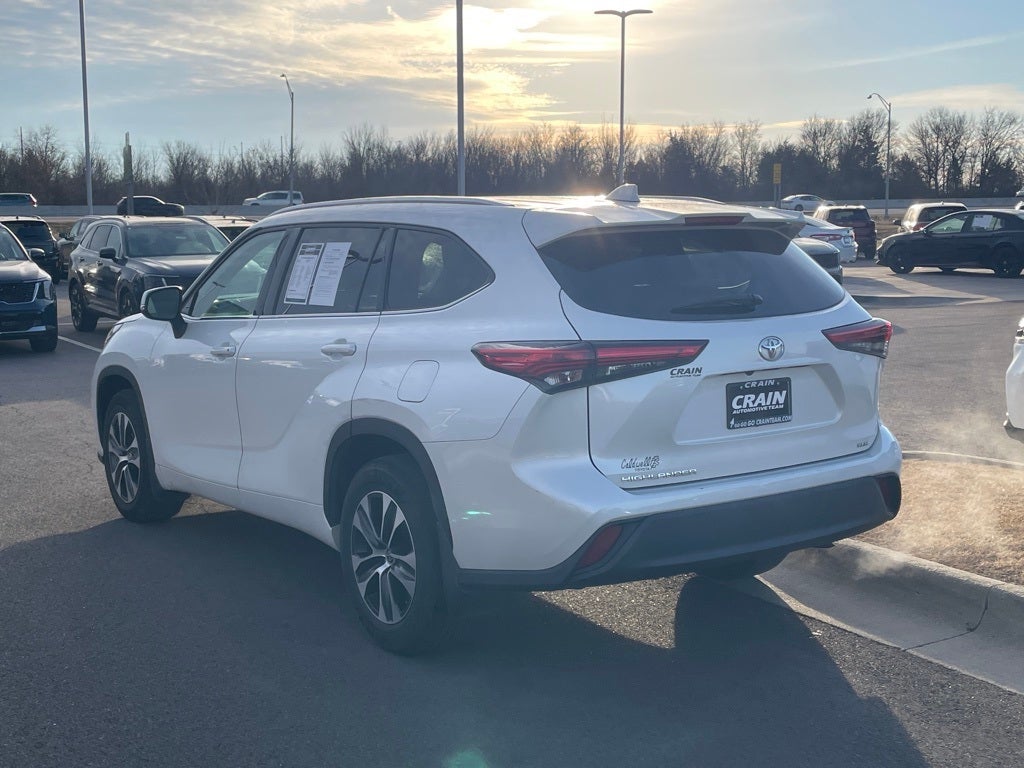2021 Toyota Highlander XLE HEATED SEATS / POWER LIFTGATE