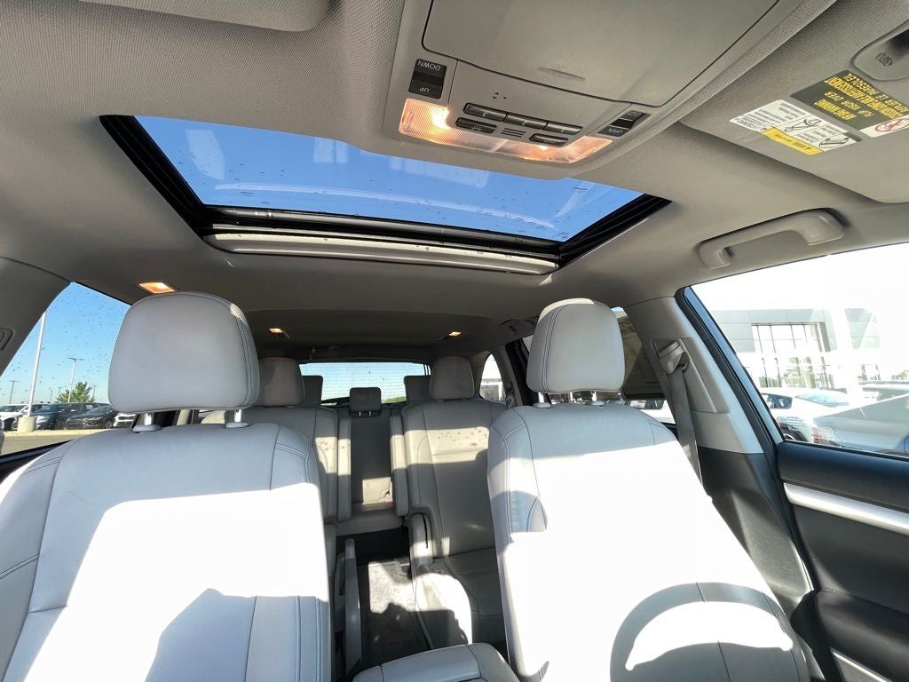 2016 Toyota Highlander XLE V6 HEATED SEATS / NAV