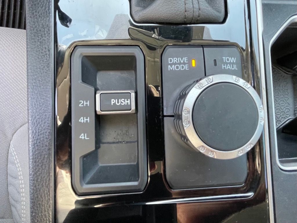 2024 Toyota Tundra SR5 4X4 / ONE OWNER / CLEAN CARFAX