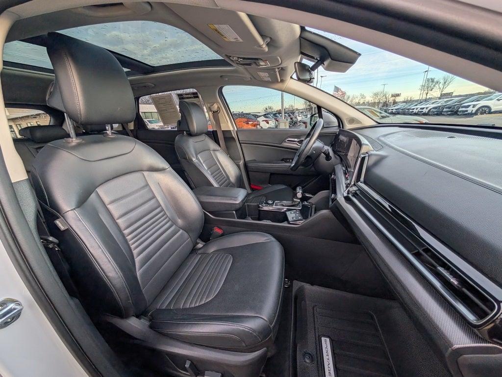 2023 Kia Sportage SX-Prestige MOONROOF / LEATHER / ONE OWNER