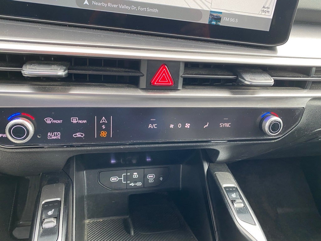 2024 Kia Sorento S AWD / LEATHER / NAV