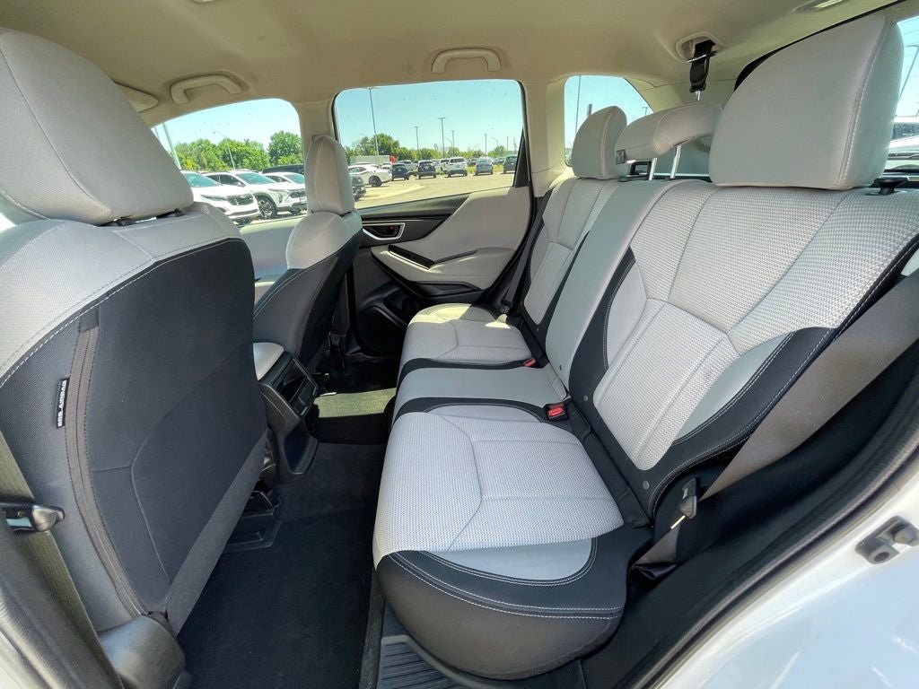2021 Subaru Forester Base AWD / LOW MILES