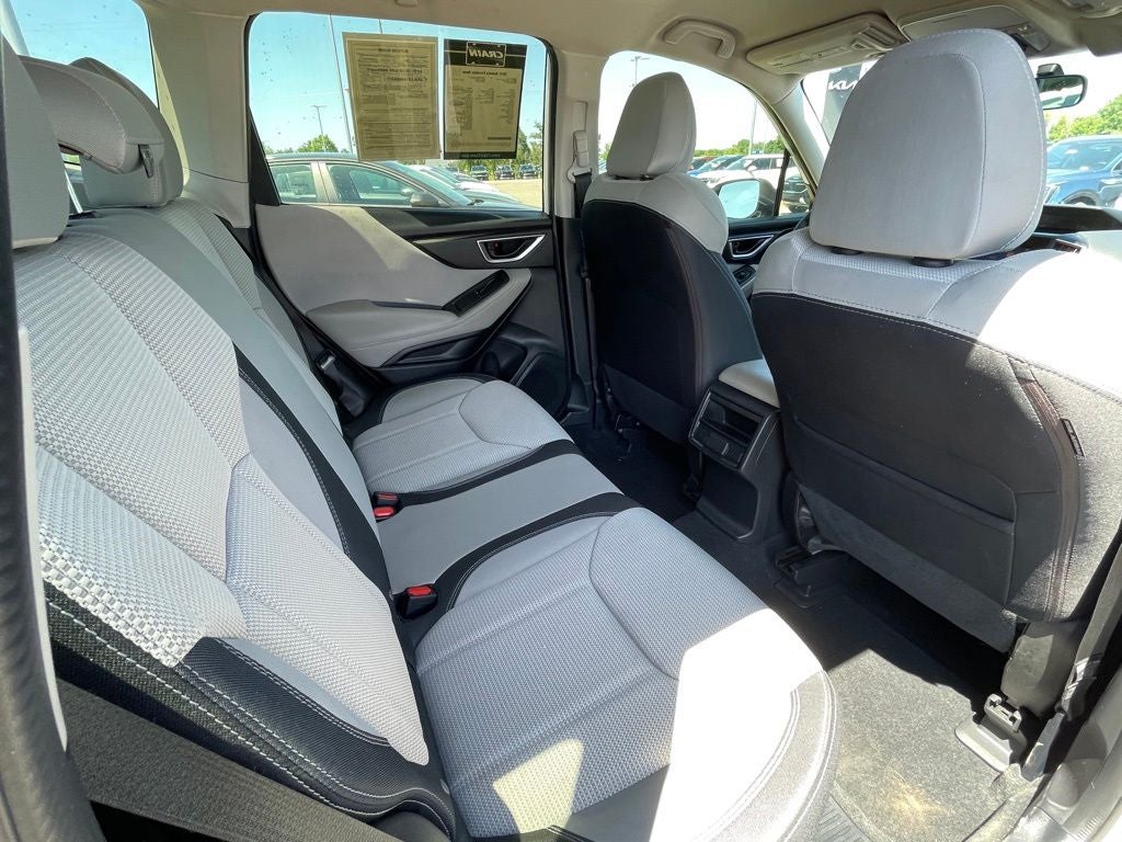 2021 Subaru Forester Base AWD / LOW MILES