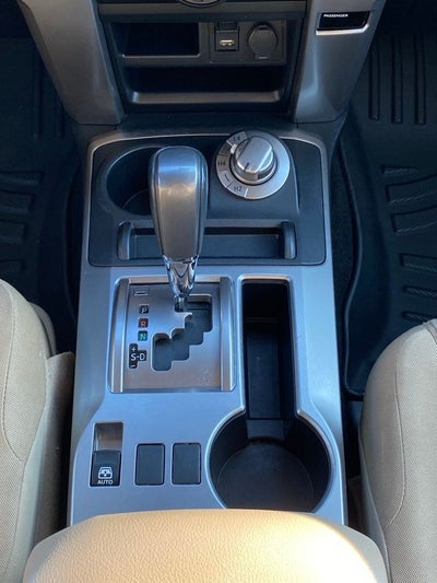 2022 Toyota 4Runner SR5 4X4 / CLEAN CARFAX