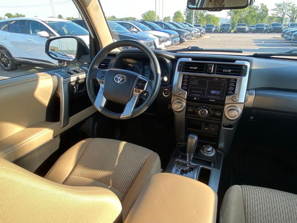 2022 Toyota 4Runner SR5 4X4 / CLEAN CARFAX