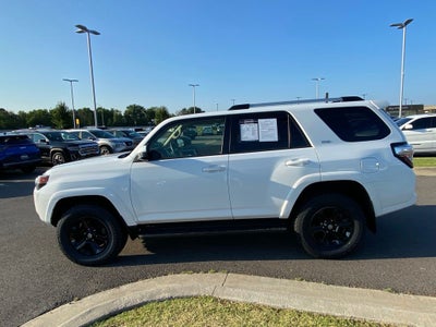 2022 Toyota 4Runner SR5 4X4 / CLEAN CARFAX