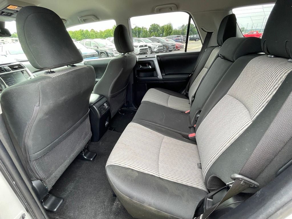2022 Toyota 4Runner SR5 4X4 / KEYLESS ENTRY