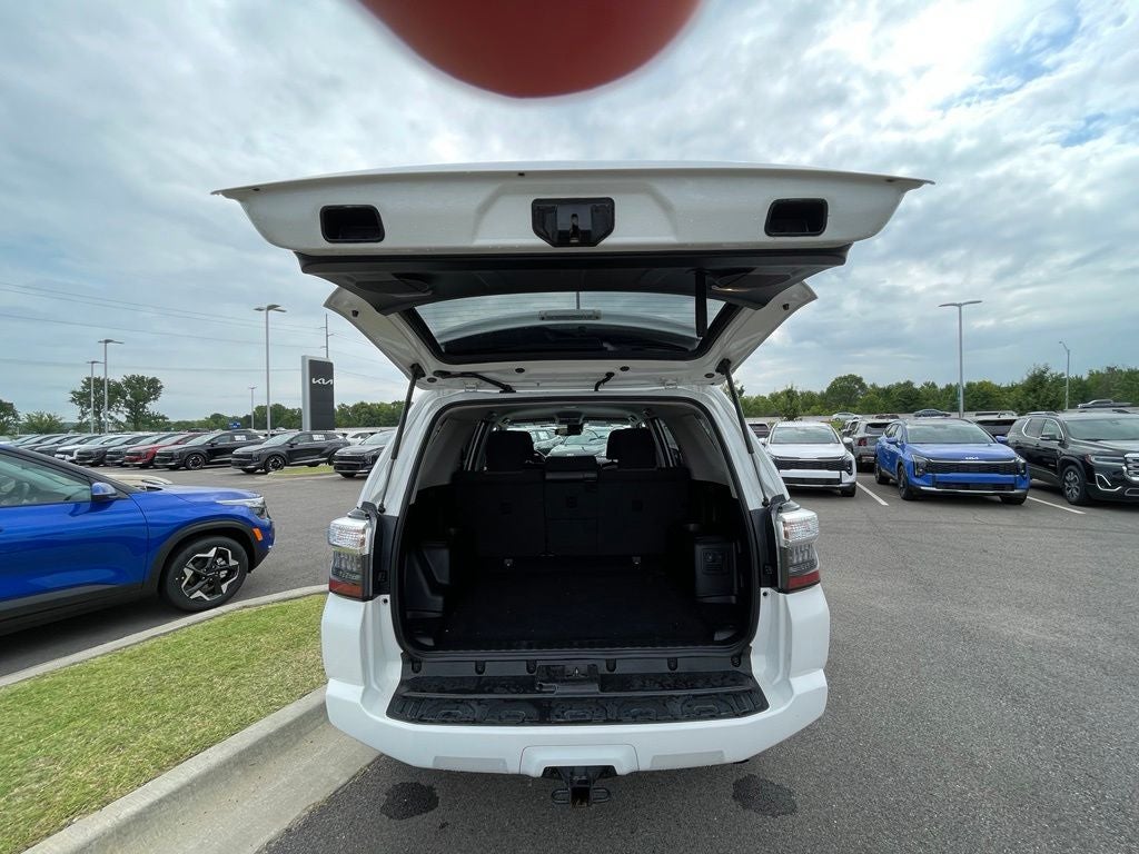 2022 Toyota 4Runner SR5 4X4 / KEYLESS ENTRY