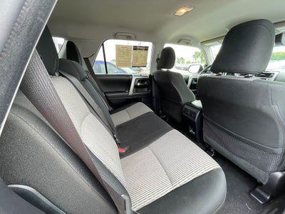 2022 Toyota 4Runner SR5 4X4 / KEYLESS ENTRY