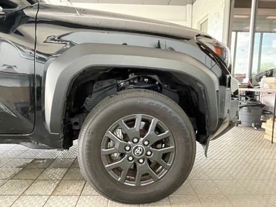 2025 Toyota 4Runner SR5 4X4 / ONE OWNER