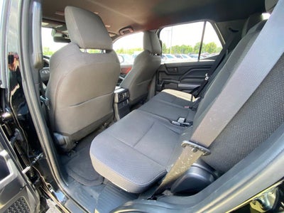 2025 Toyota 4Runner SR5 4X4 / ONE OWNER