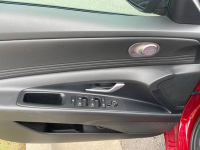 2024 Hyundai ELANTRA Limited NAV / CLEAN CARFAX