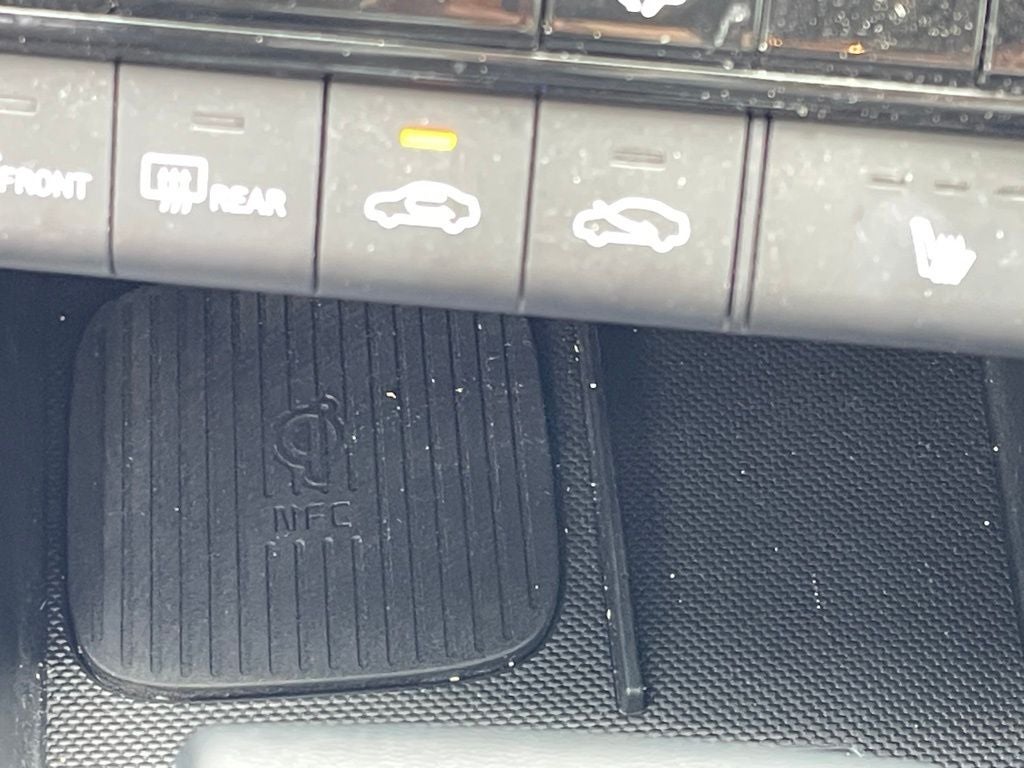 2024 Hyundai ELANTRA Limited NAV / CLEAN CARFAX