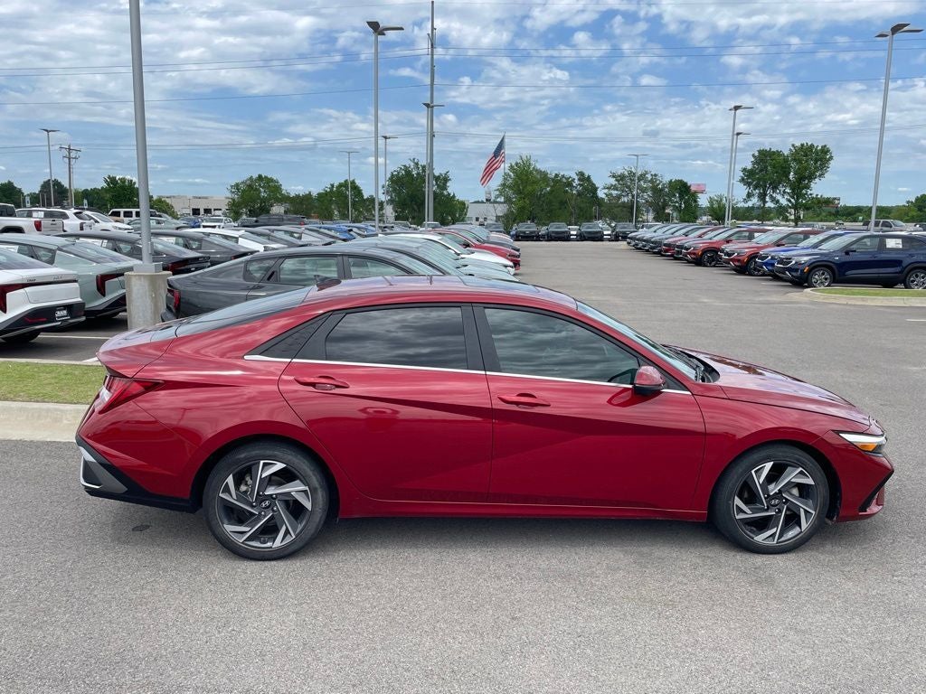 2024 Hyundai ELANTRA Limited NAV / CLEAN CARFAX