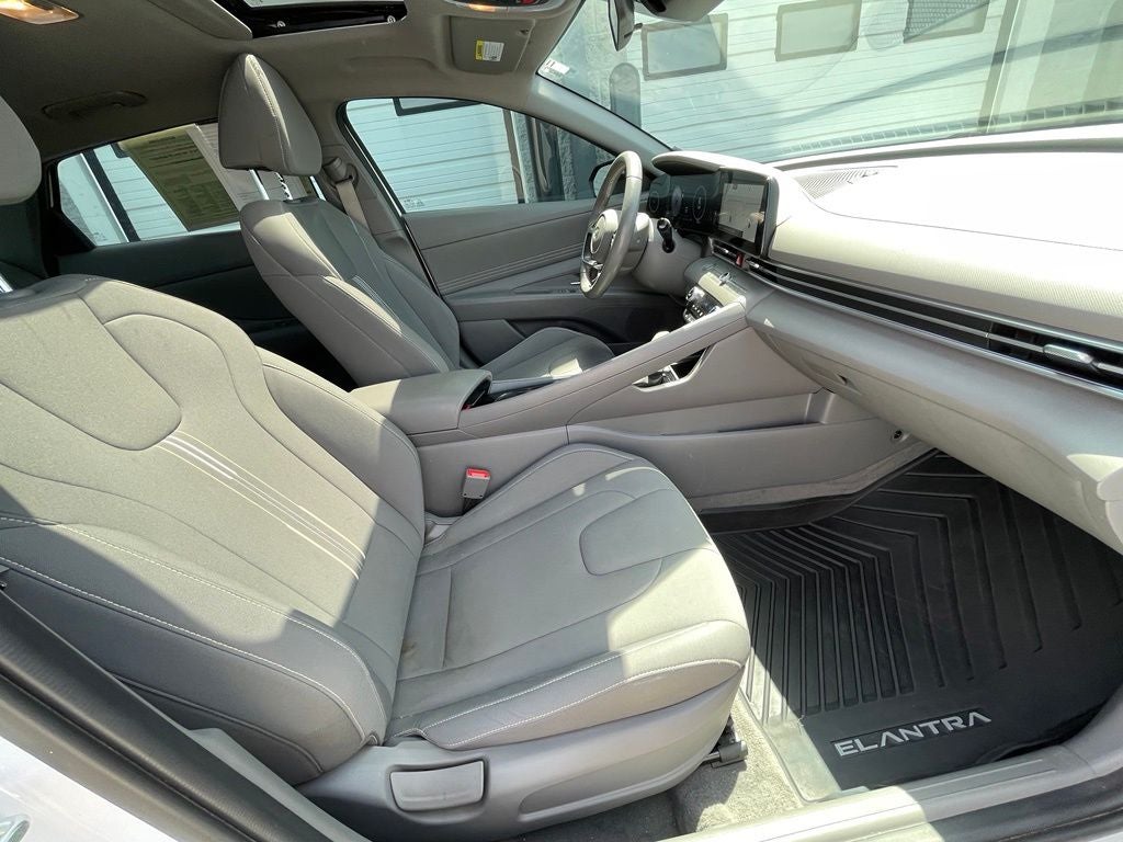 2024 Hyundai ELANTRA SEL NAVIGATION / HEATED SEATS