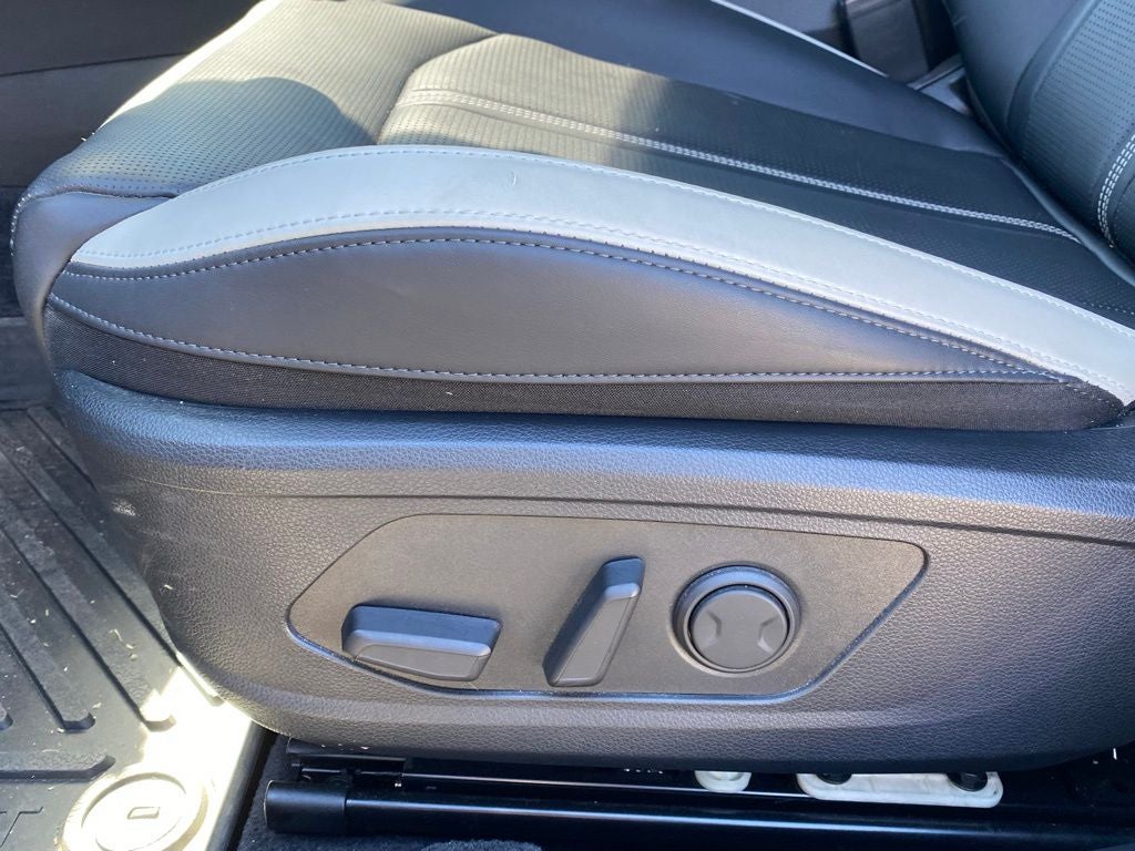 2025 Kia K5 GT-Line HEATED SEATS / NAV / ONE OWNER