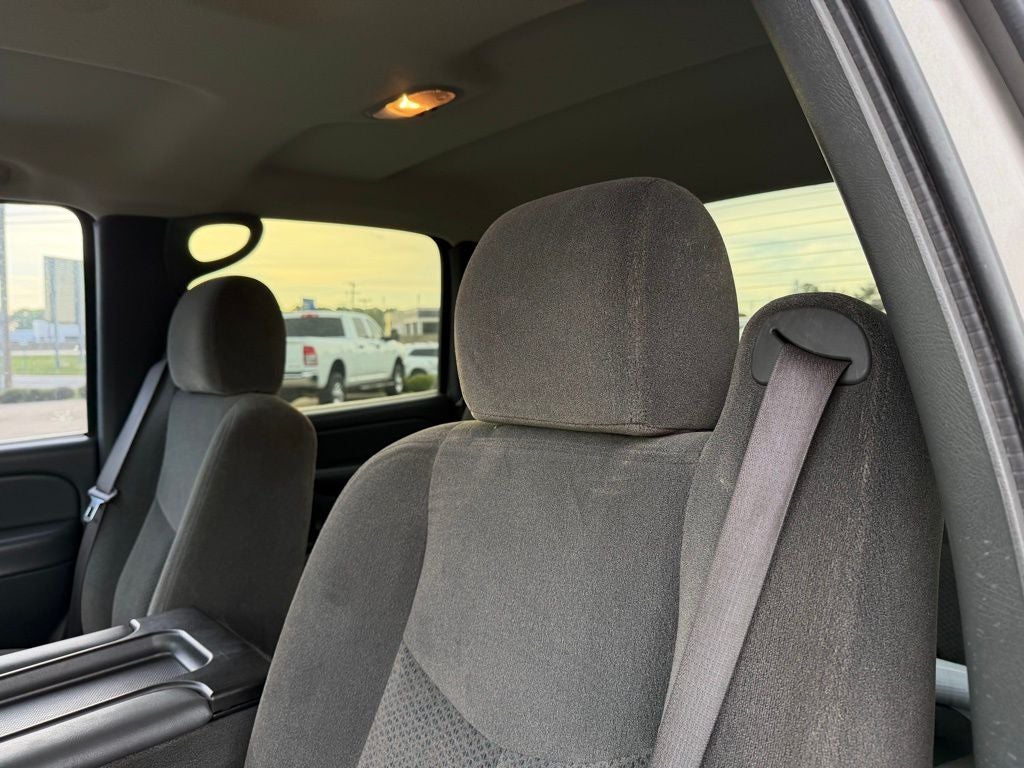 2005 Chevrolet Silverado 2500HD LT 153 WB