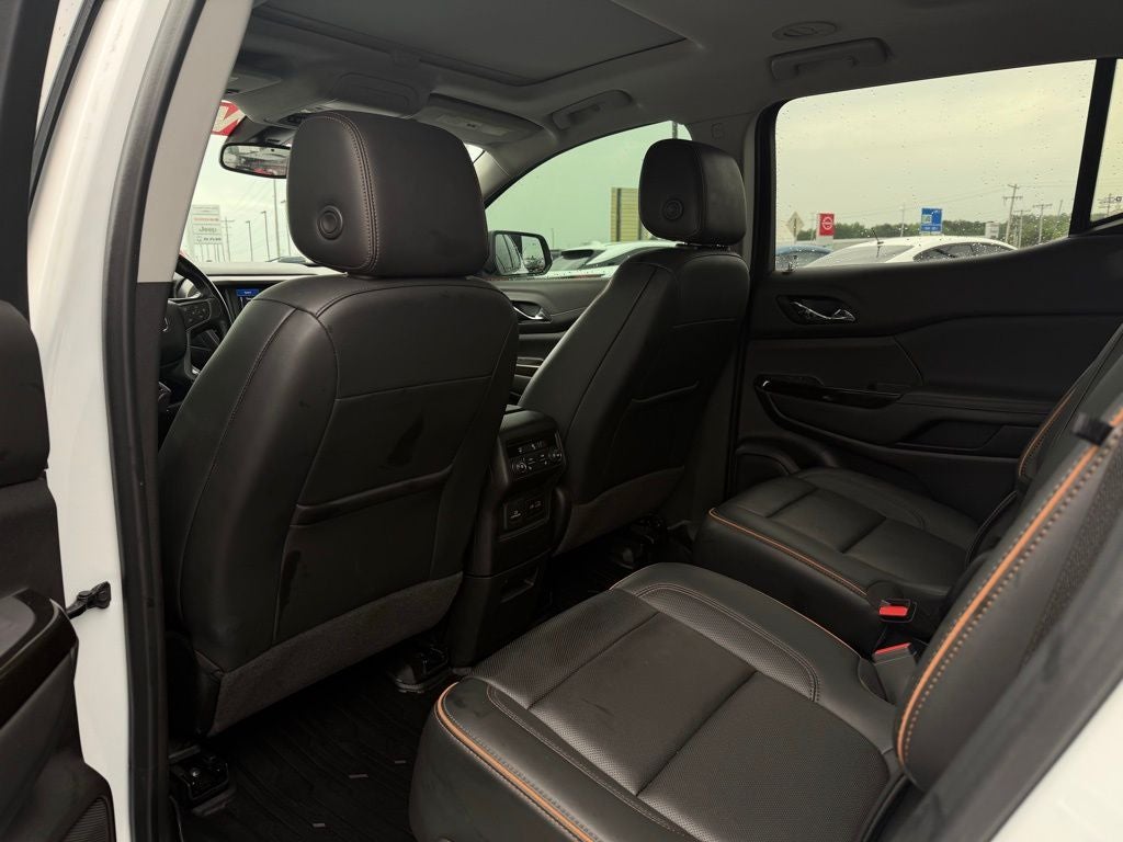 2022 GMC Acadia AT4