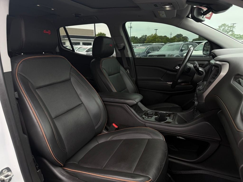2022 GMC Acadia AT4