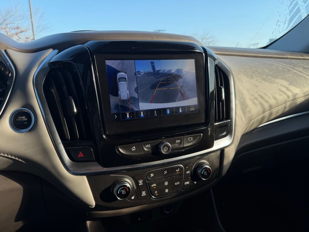 2021 Chevrolet Traverse LT Leather