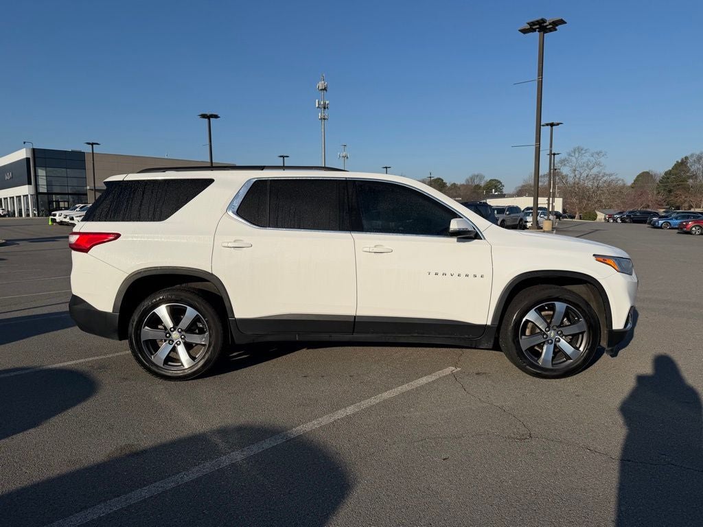 2021 Chevrolet Traverse LT Leather