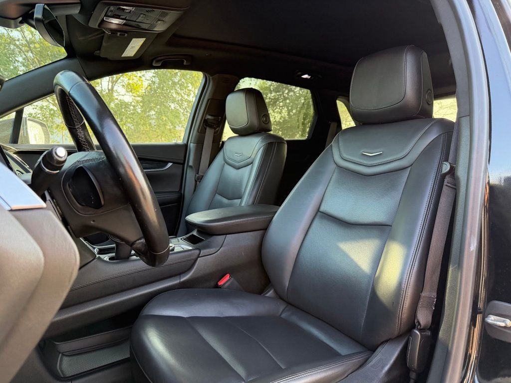 2022 Cadillac XT5 Premium Luxury