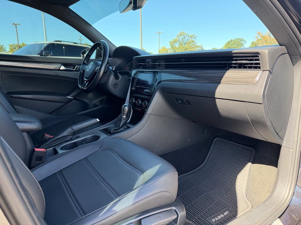 2021 Volkswagen Passat 2.0T R-Line R-Line w/ Sunroof