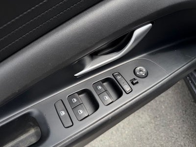 2022 Hyundai ELANTRA SE