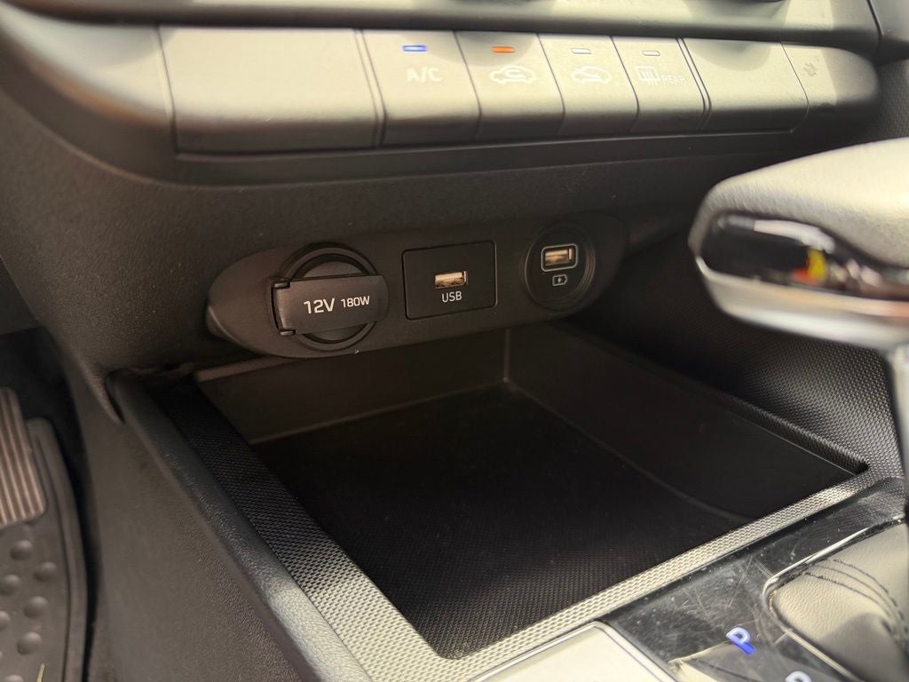 2022 Hyundai ELANTRA SE