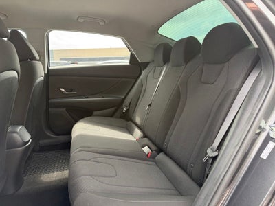 2022 Hyundai ELANTRA SE