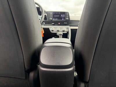 2022 Hyundai ELANTRA SE