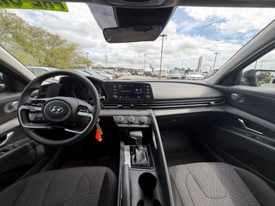 2022 Hyundai ELANTRA SE
