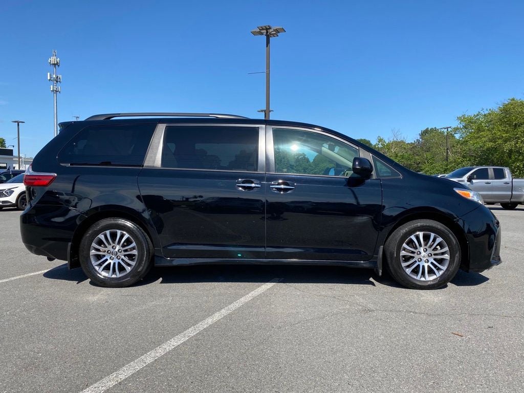 2019 Toyota Sienna XLE 8 Passenger