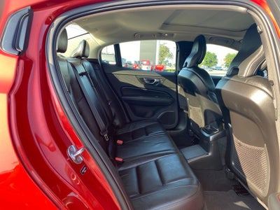 2023 Volvo S60 Recharge Plug-In Hybrid T8 Plus Dark Theme