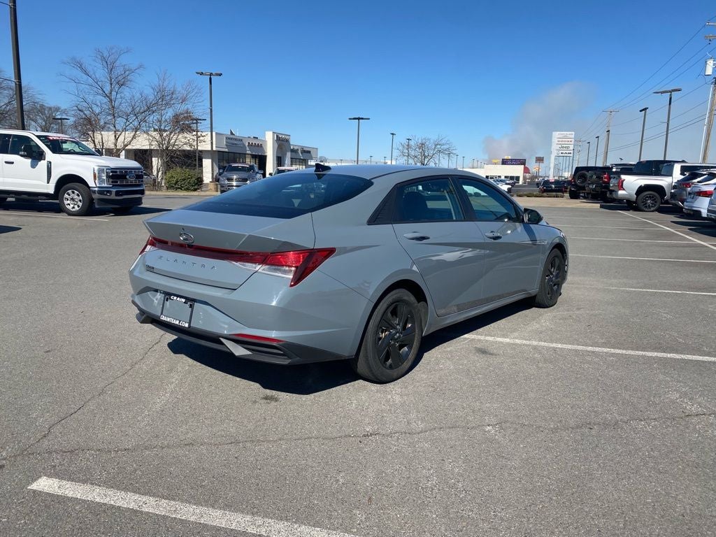2023 Hyundai ELANTRA SEL
