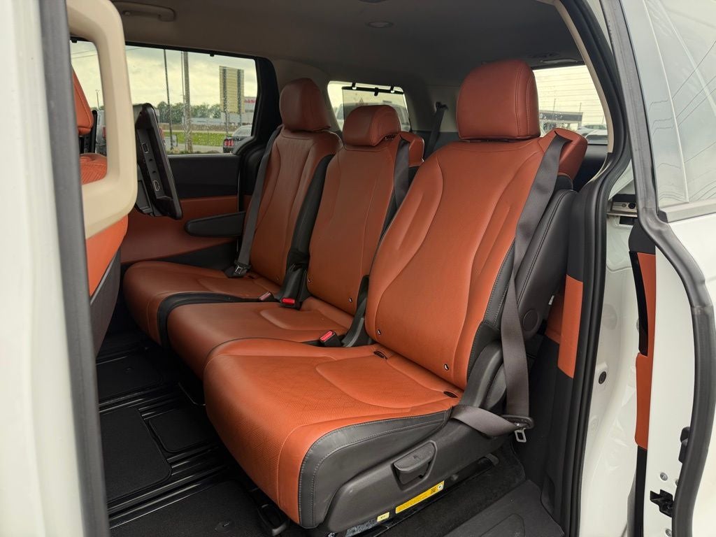 2024 Kia Carnival SX