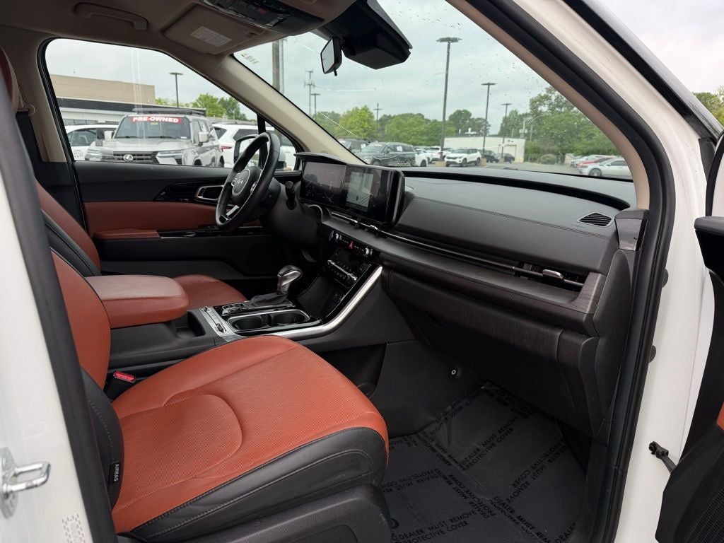 2024 Kia Carnival SX