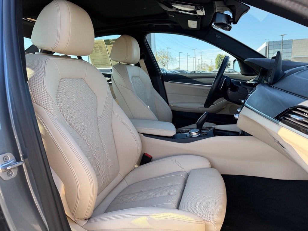 2022 BMW 5 Series 540i xDrive *Live Cockpit Pro/ Convenience Pkg