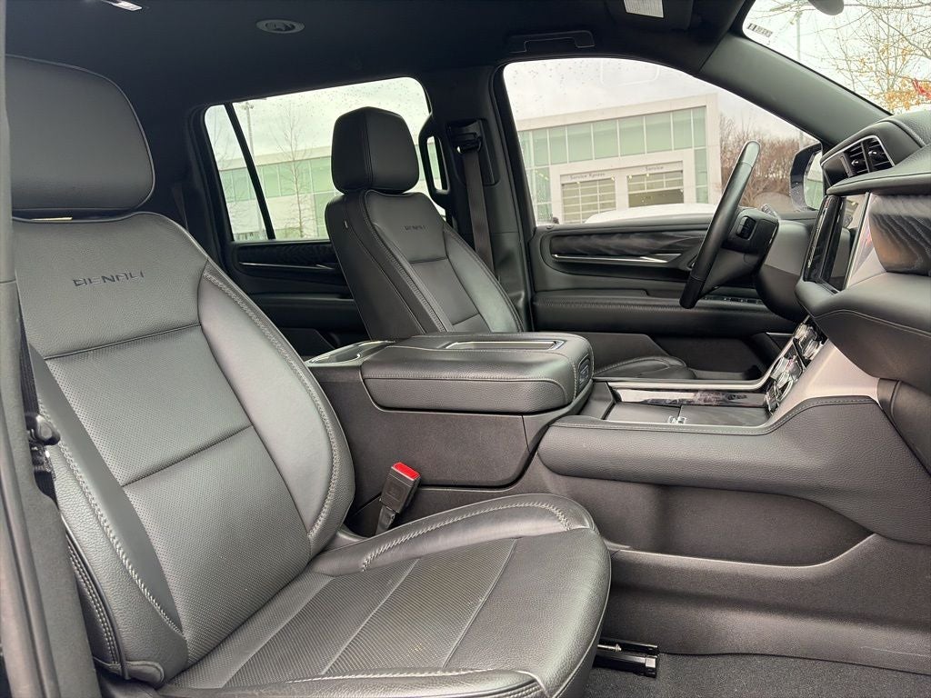 2022 GMC Yukon XL Denali AWD BLACKOUT