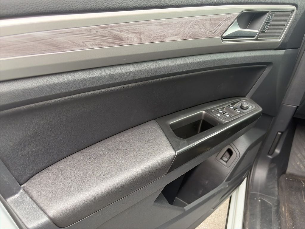 2020 Volkswagen Atlas Cross Sport 2.0T SE w/Technology