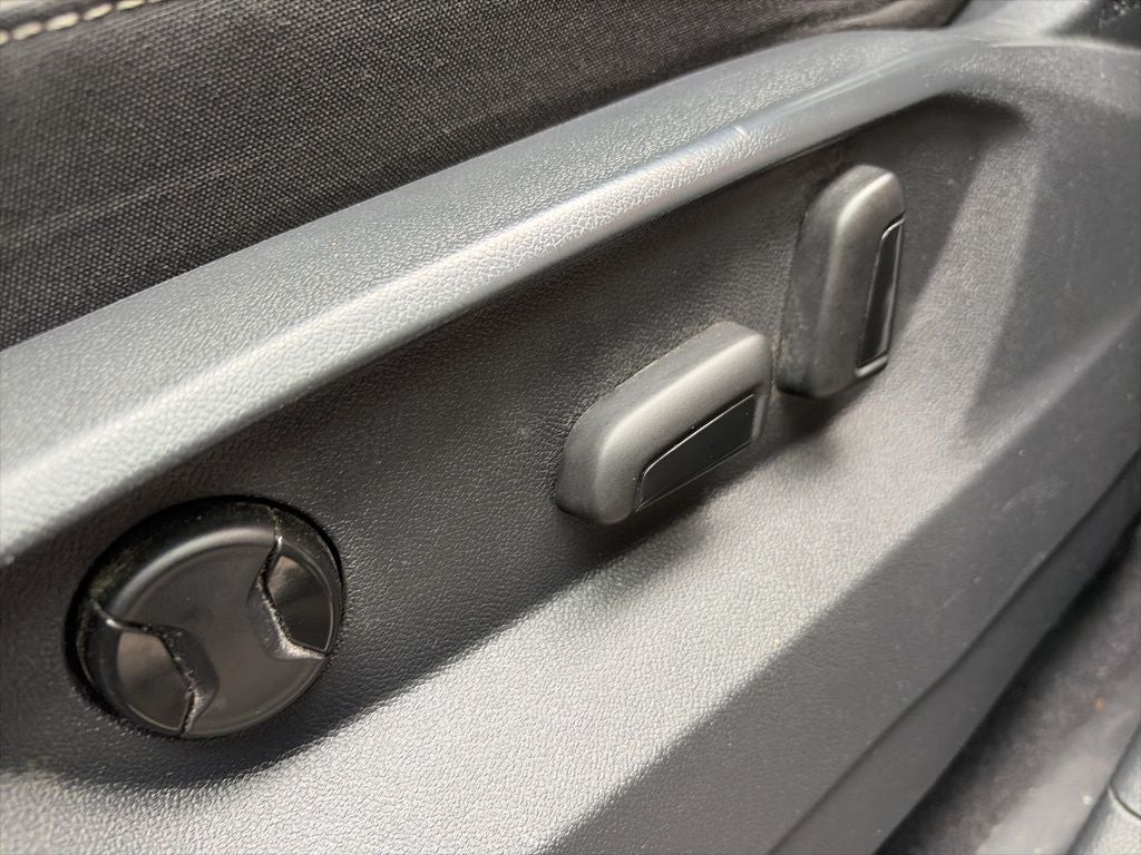 2020 Volkswagen Atlas Cross Sport 2.0T SE w/Technology