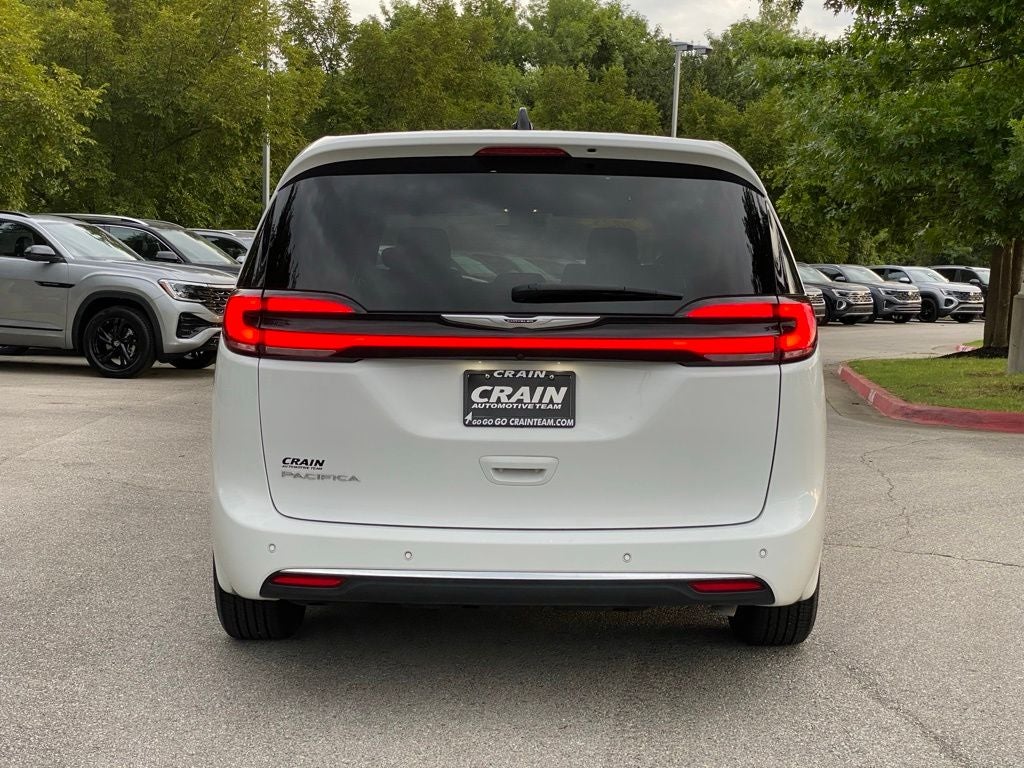 2025 Chrysler Pacifica Select
