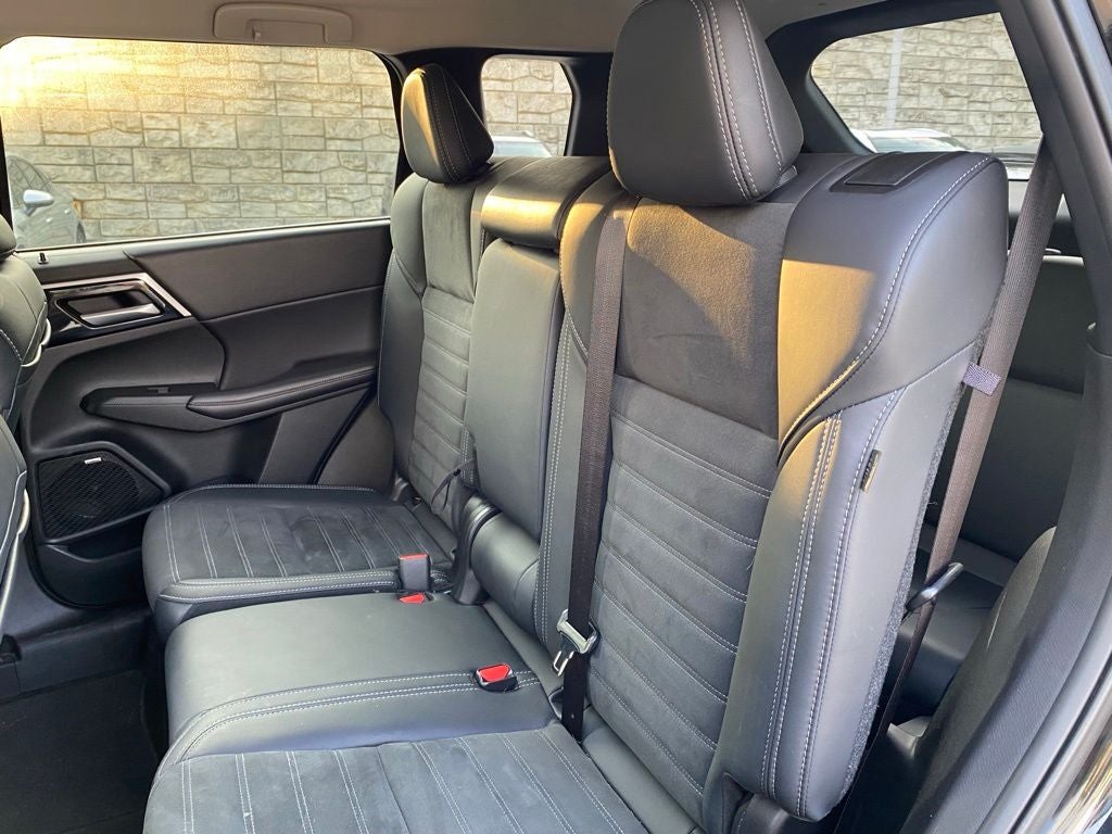 2025 Mitsubishi Outlander SE