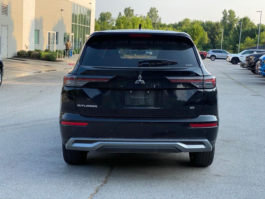 2025 Mitsubishi Outlander SE