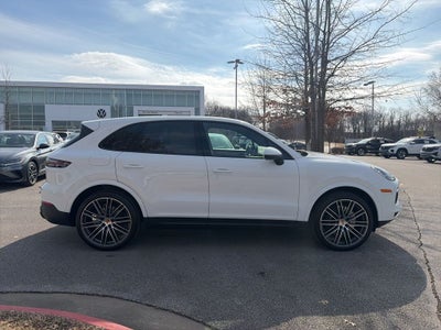 2023 Porsche Cayenne Platinum Edition CLEAN CARFAX, GREAT RECORDS